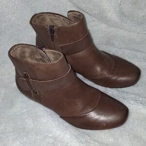 Taos Brown Ankle Boots